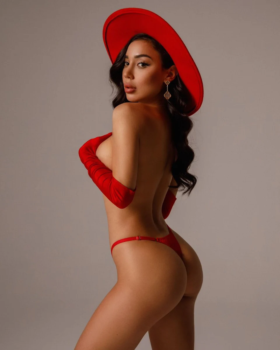 Adriana escort in London