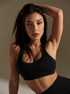 Adriana escort in London