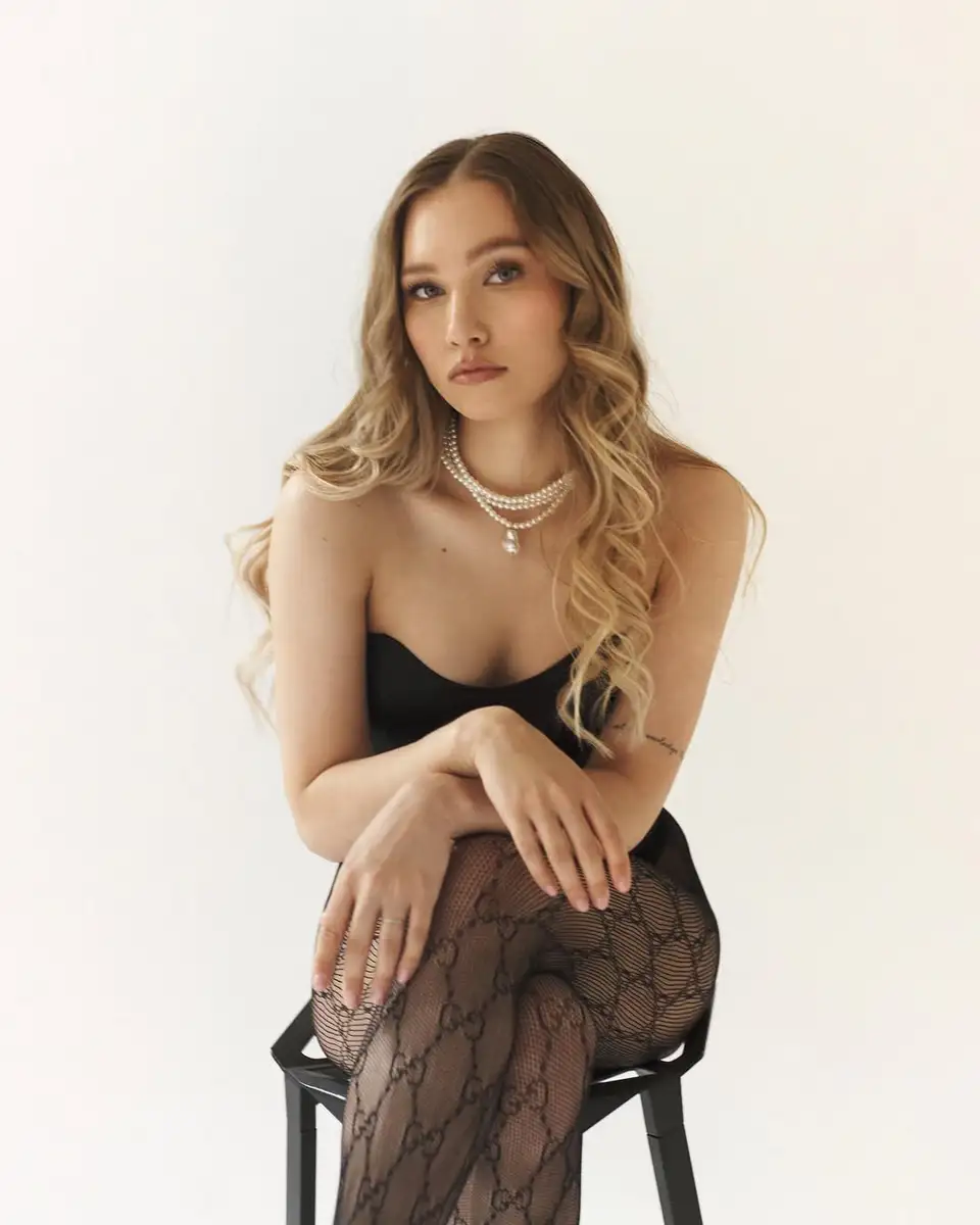 Alexandra escort in London