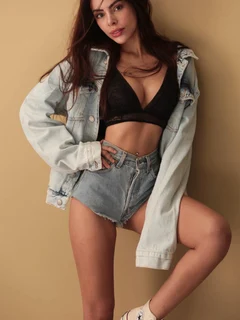 Ameline escort in London