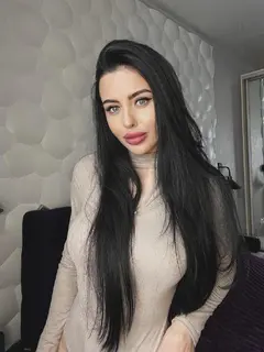 Camila escort in London