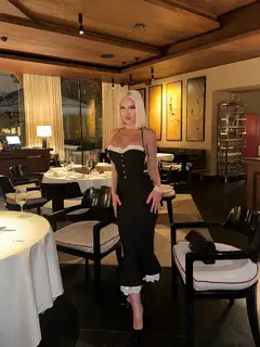 Eleanor escort in London