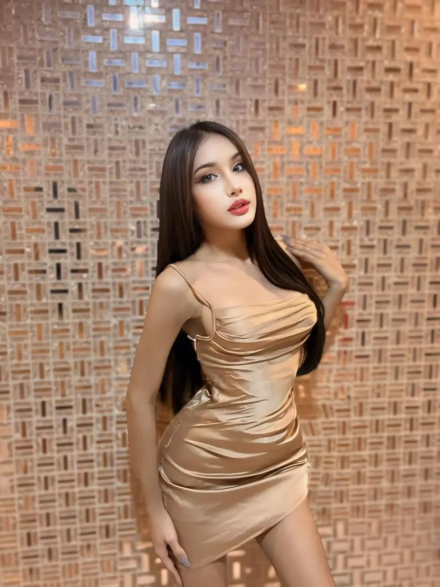 Elise escort in London