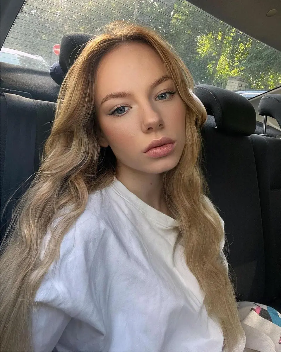 Hadley escort in London