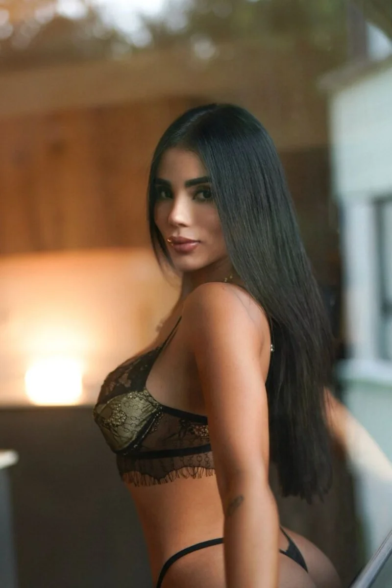 Iliana escort in London