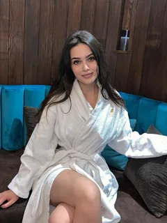 Indira escort in London