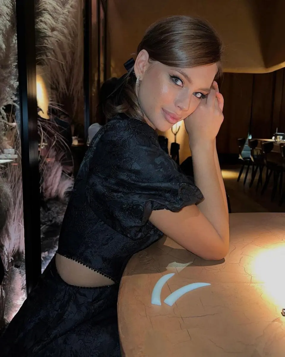Kiera escort in London