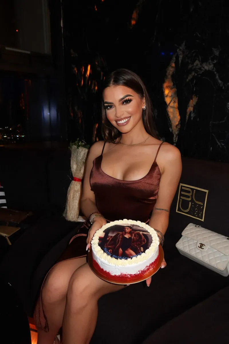 Lindsay escort in London