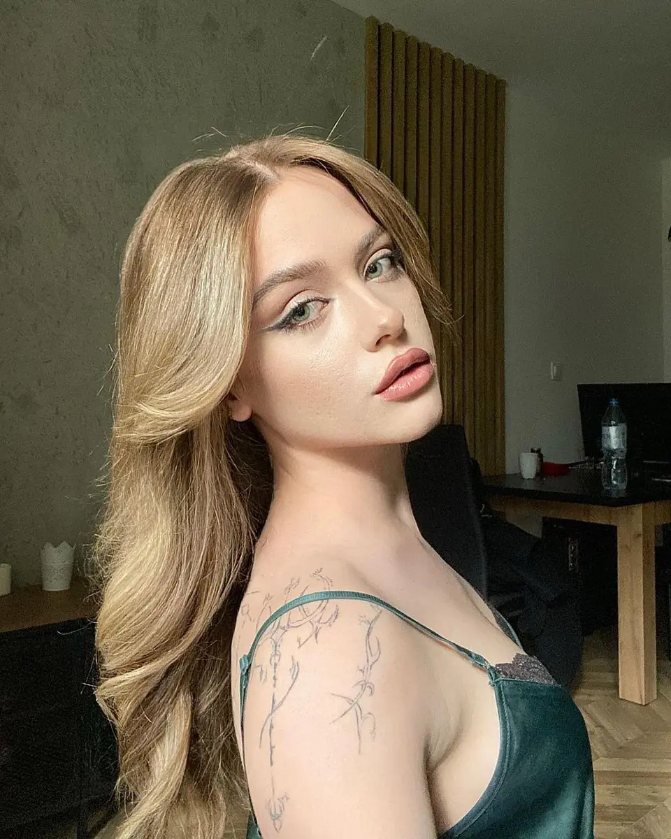 Rowan escort in London