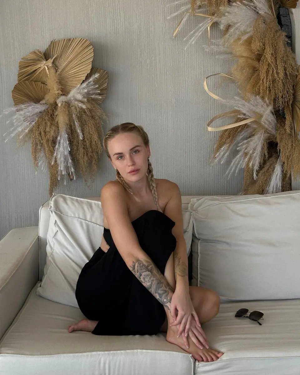 Samara escort in London