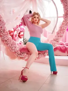 Solange escort in London