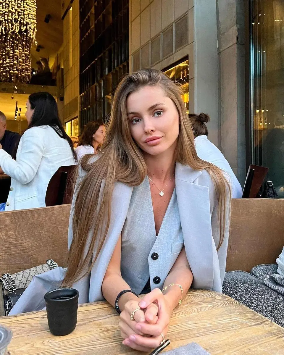 Waverly escort in London