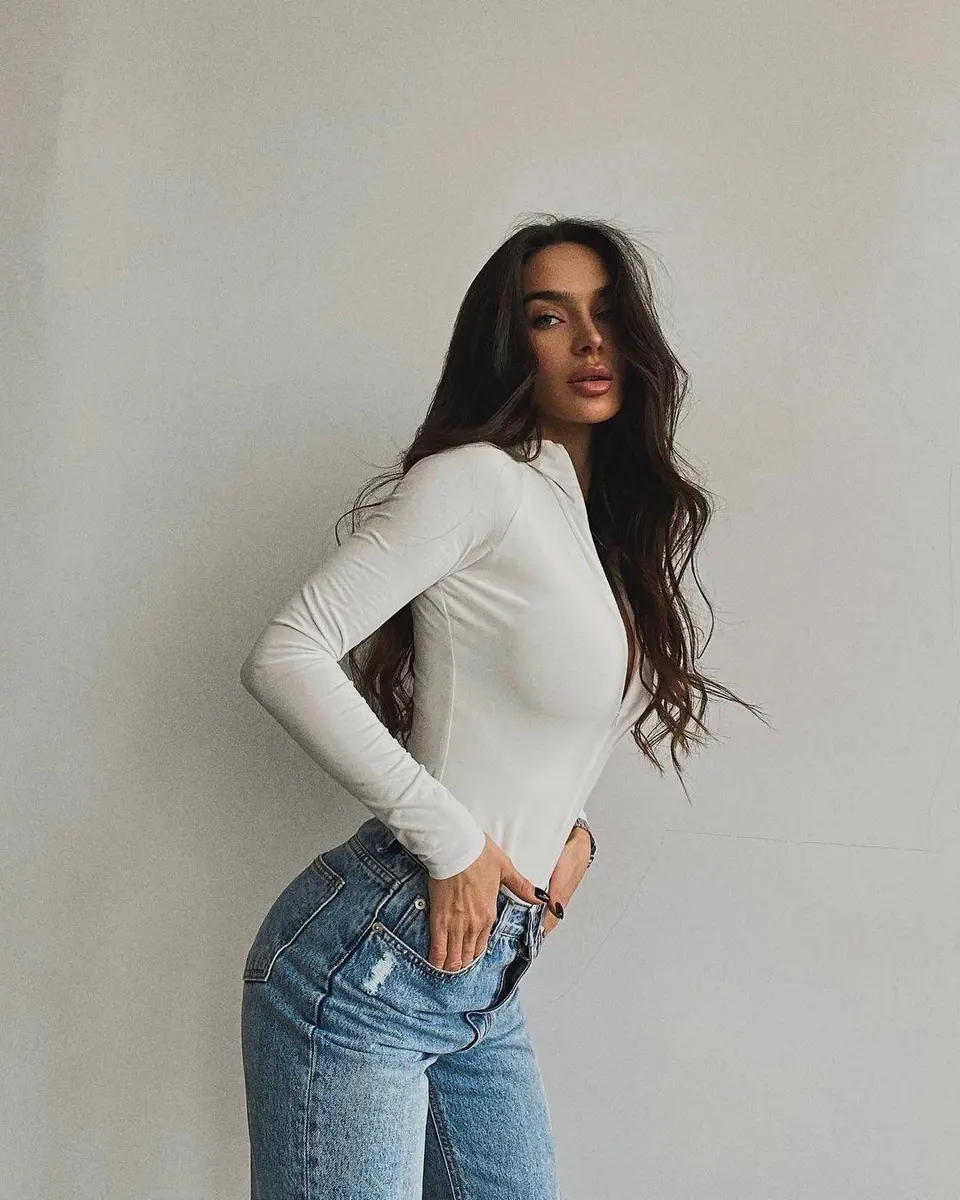 Willa escort in London