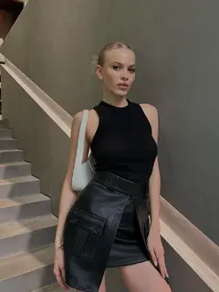 Zinnia escort in London